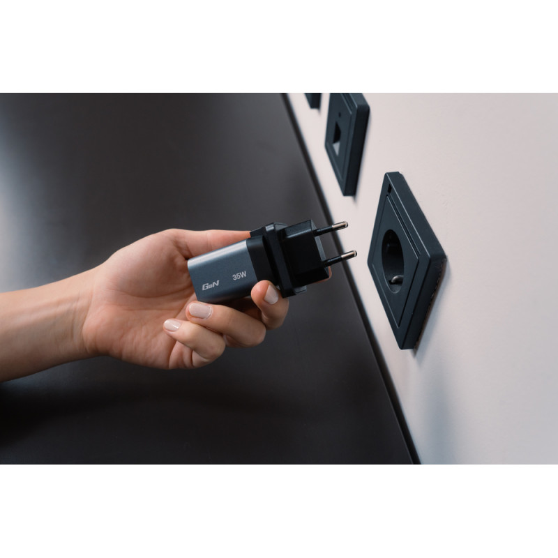 Verbatim 35W GaN Kompaktes Reise-Ladegerät für EU, UK und US